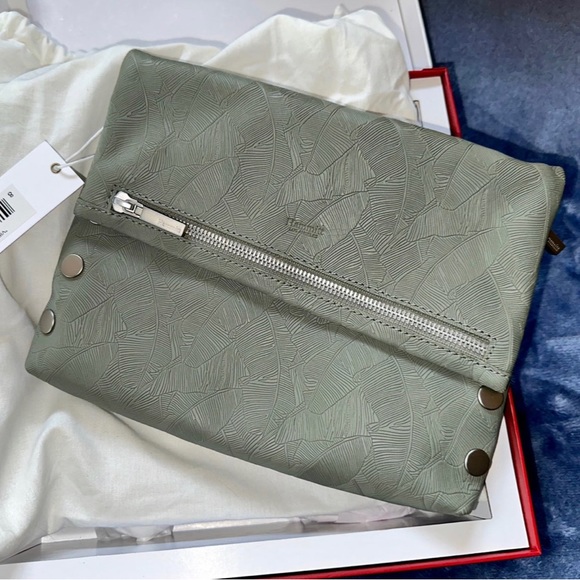 Hammitt Handbags - Brand new Hammitt VIP crossbody purse in pistachio green